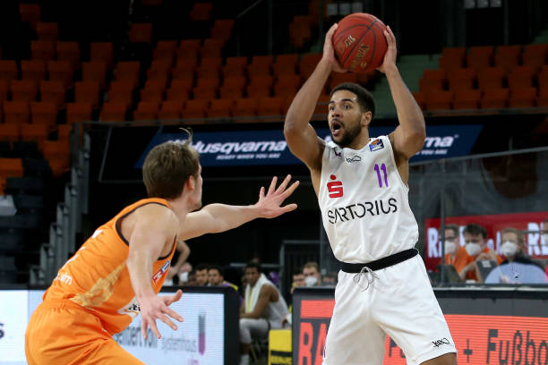 提供一些借 提供一些借