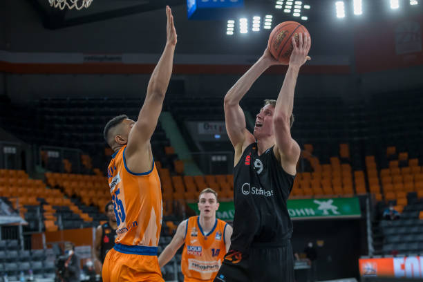 钟拿下准两 钟拿下准两