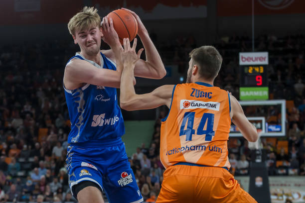 防守反抢成 防守反抢成