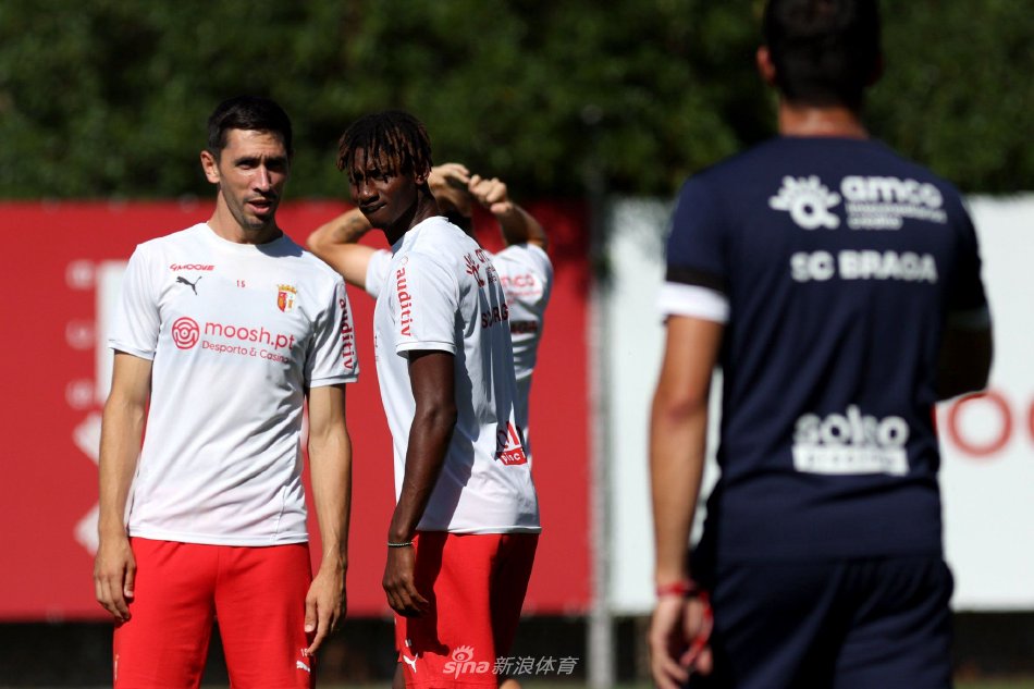 在现代足球 在现代足球