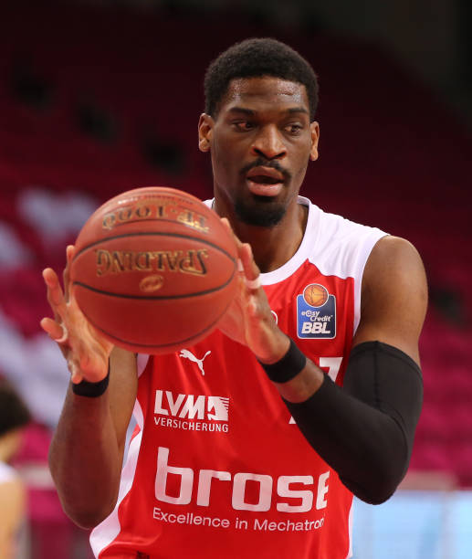 手完成了自 手完成了自